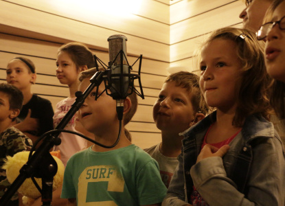 Децата в увреден слух в Рокскуул