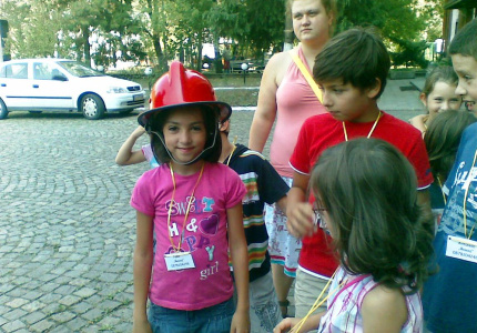 Посещение в пожарната на деца от Център Яника